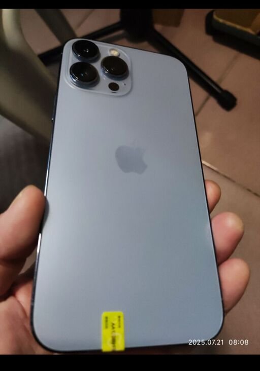 pre ordered iphones image