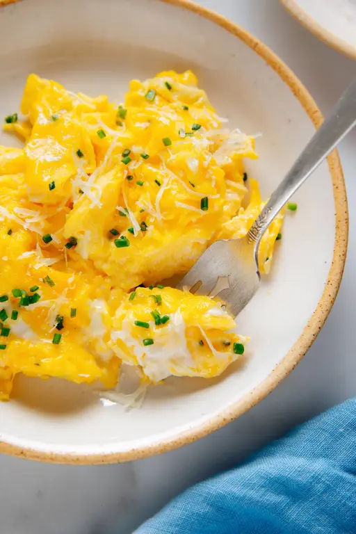 Fresh white eggs 1 x 15 (small size) image