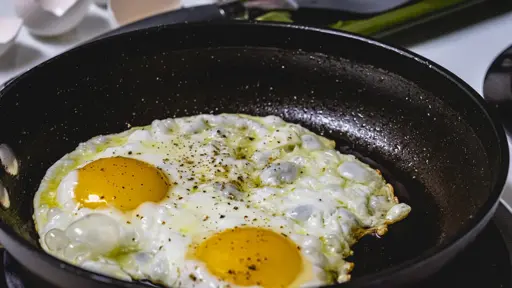 Full crate of mixed eggs (medium size) image
